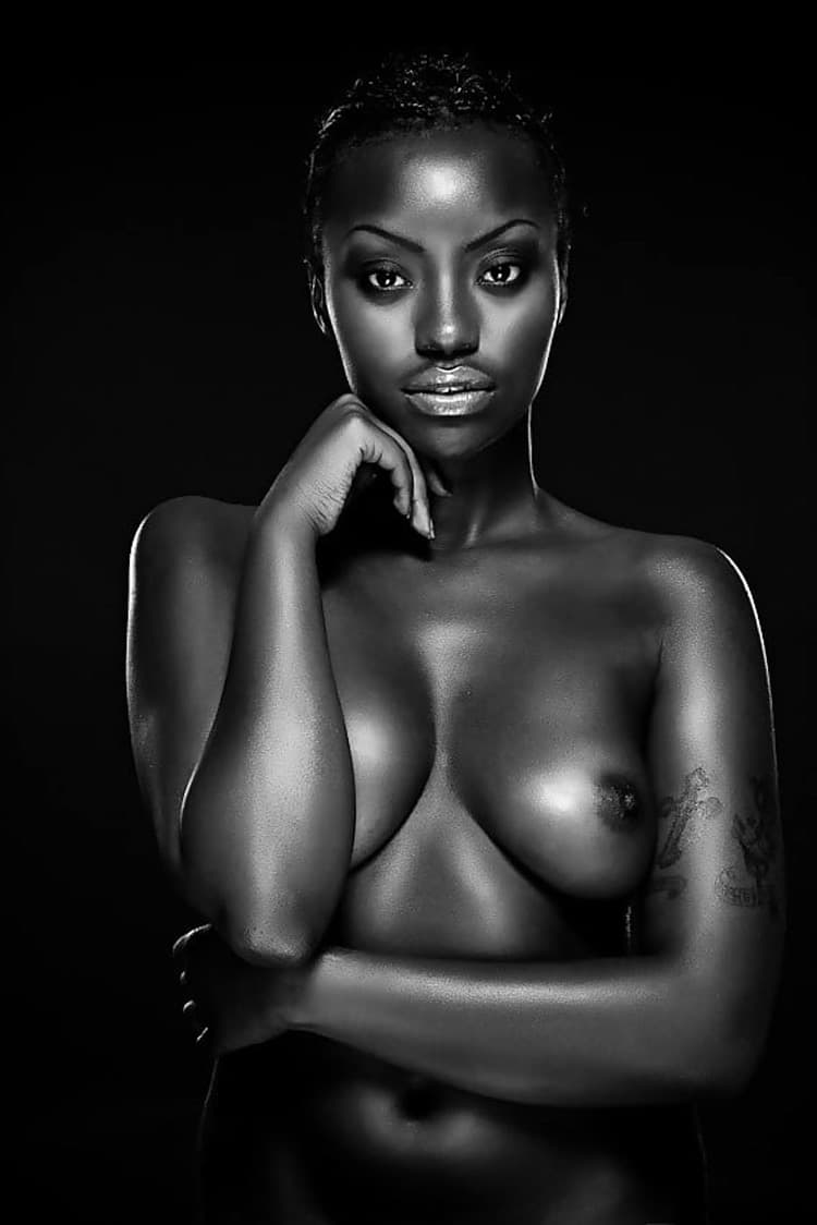 Femme beauté ebony nue 3